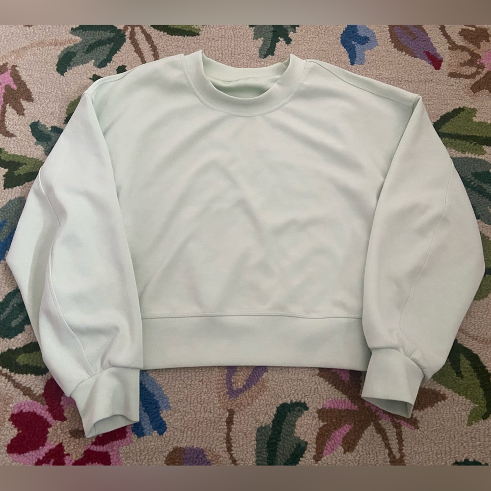 Lululemon Softstreme Perfectly Oversized Cropped Crew in Kohlrabi Green size 4